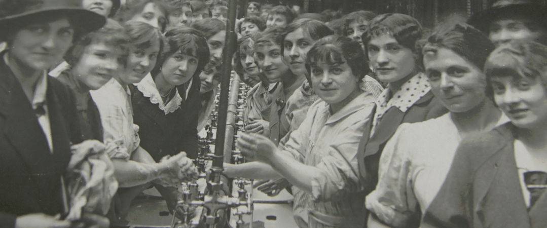 Catalogue 90 - Women in Sciences and Arts -Header