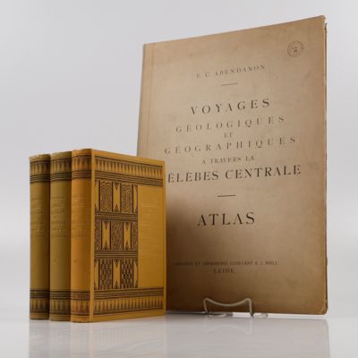 Expédition de la Célèbes Centrale. Voyages géologiques et géographiques à travers la Célèbes Centrale (1909-1910). Volumes I-III (text), atlas. [Complete].