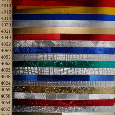 Aluminium-Papiere. Glatt, beklebt und gepägt. [Aluminium papers. Smooth, laminated, and embossed].