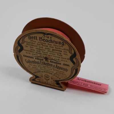 Cardboard label dispenser "Columbus".